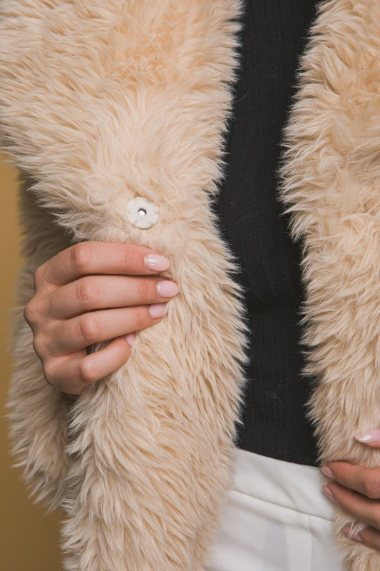 Uzun Kollu Suni Kürk Ceket