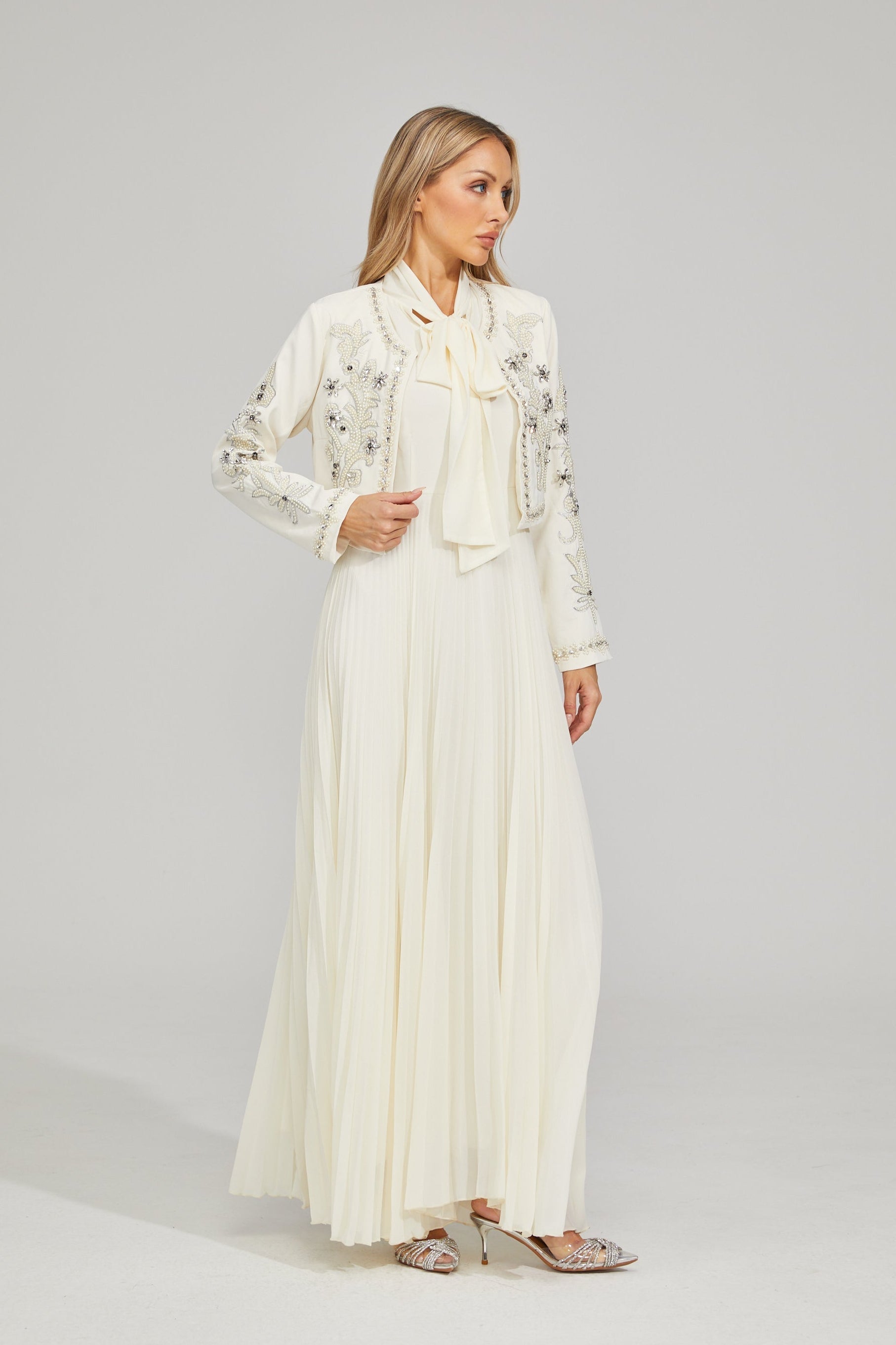 Pileli Maxi Elbise ve Kısa Ceket Takımı