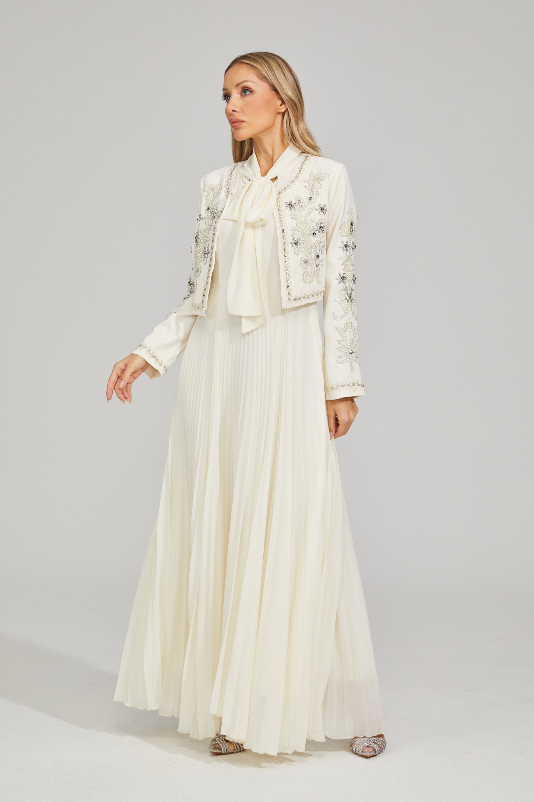 Pileli Maxi Elbise ve Kısa Ceket Takımı