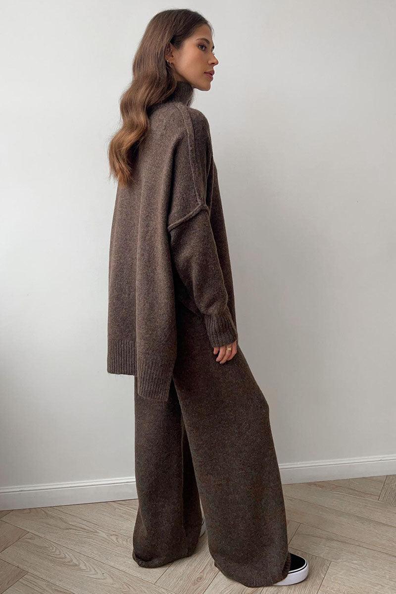 Yüksek Yaka Yırtmaçlı Kazak Bol Örgü Pantolon Takımı