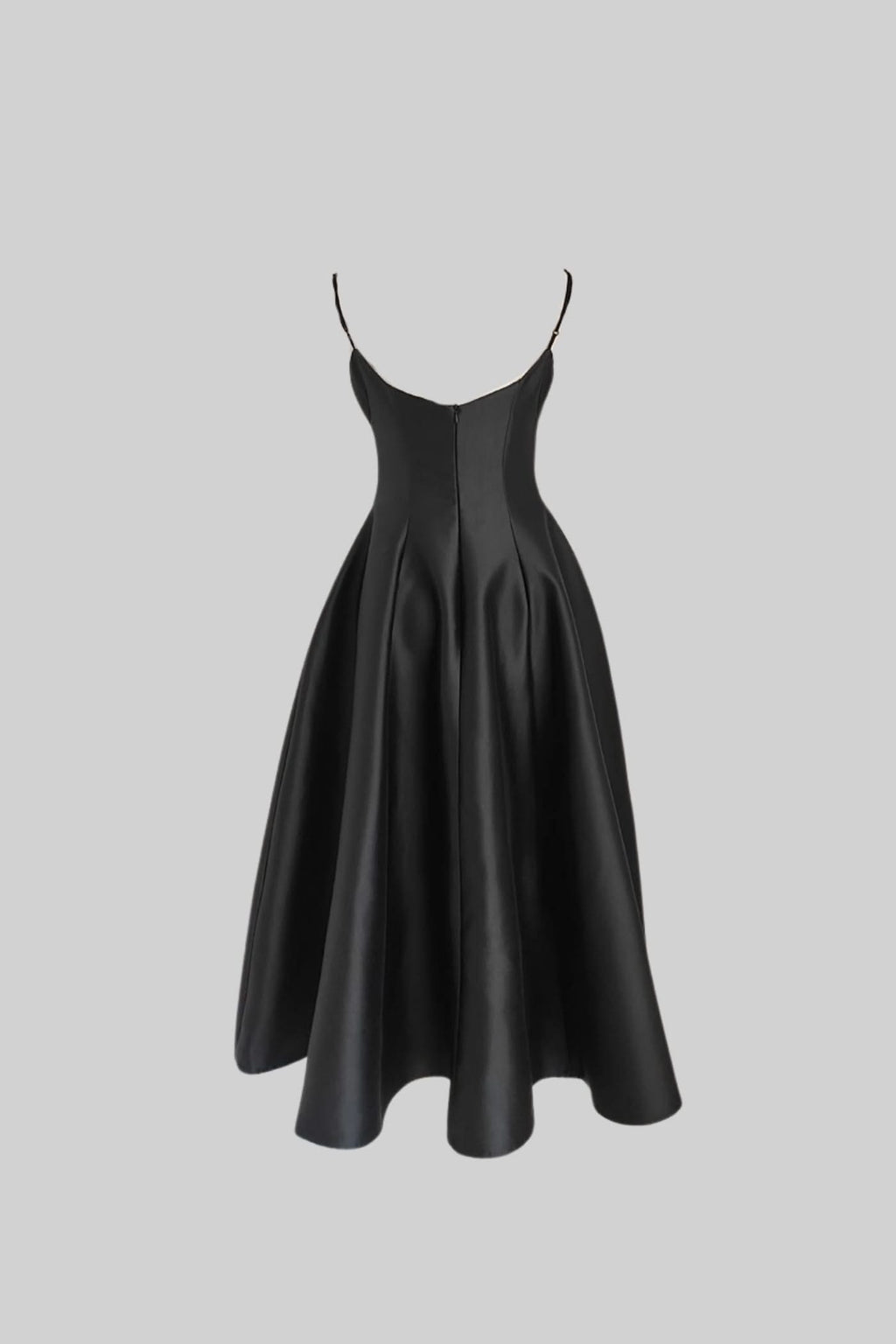 Kalp Yakalı ve Diz Boyu Etekli Dar Kesim Elbise