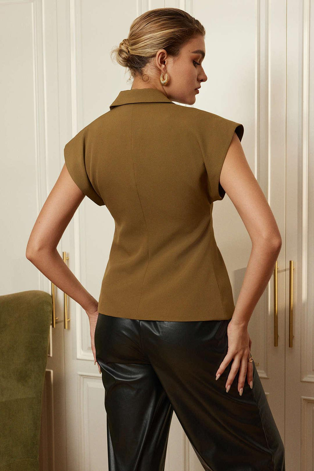 Olive Grace Sleeveless Blazer