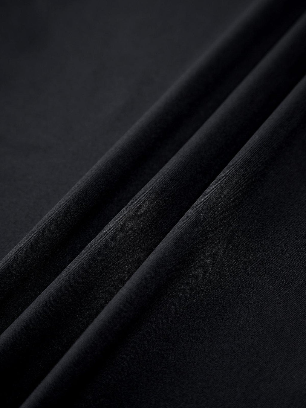 Minimal Siyah Yüksek Yaka Crop Bluz