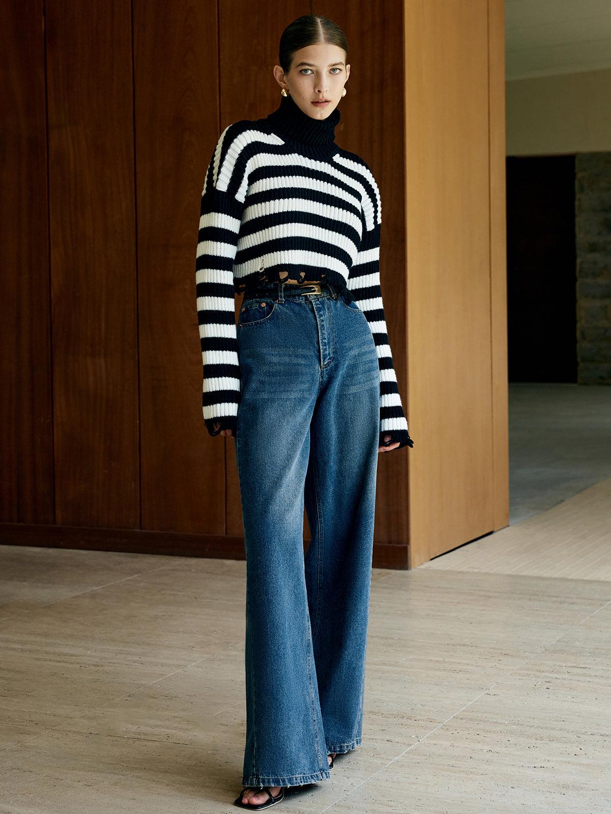 Siyah Beyaz Çizgili Triko Kazak