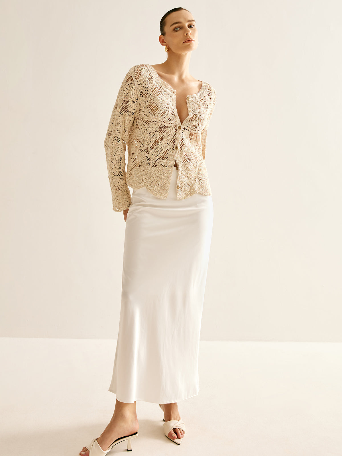 İçi Boş Düğmeli Plisse Hırka