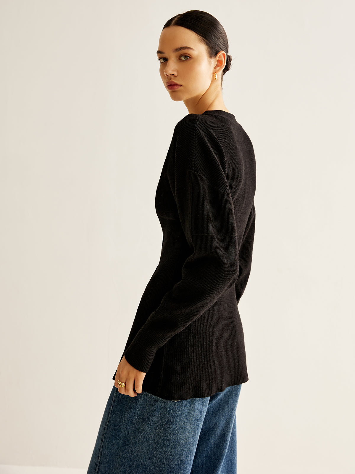 V Yaka Düğmeli Yırtmaçlı Hırka