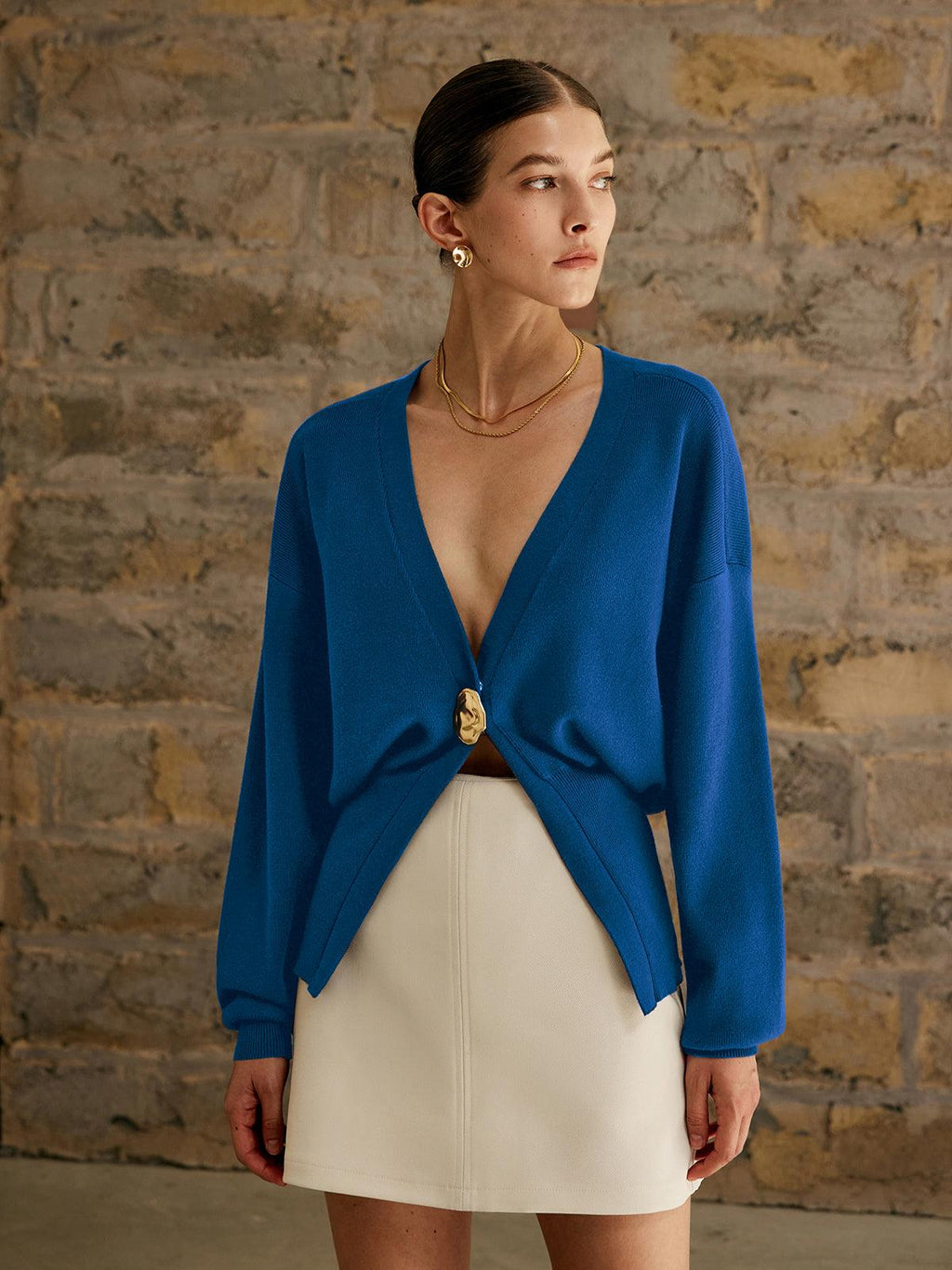 Tek Altın Tokalı Triko Hırka