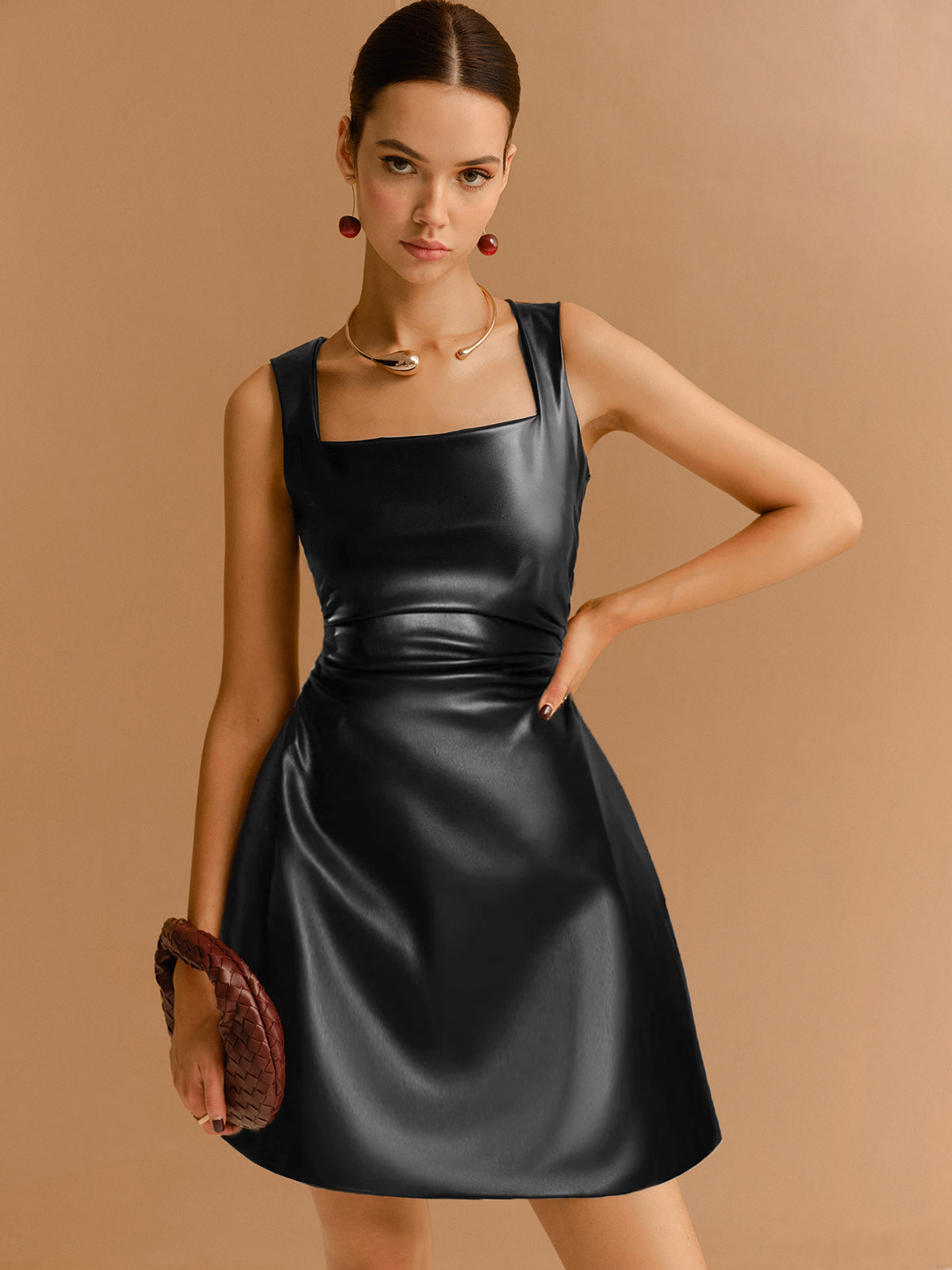 Şık Suni Deri Askılı Fermuarlı Elbise