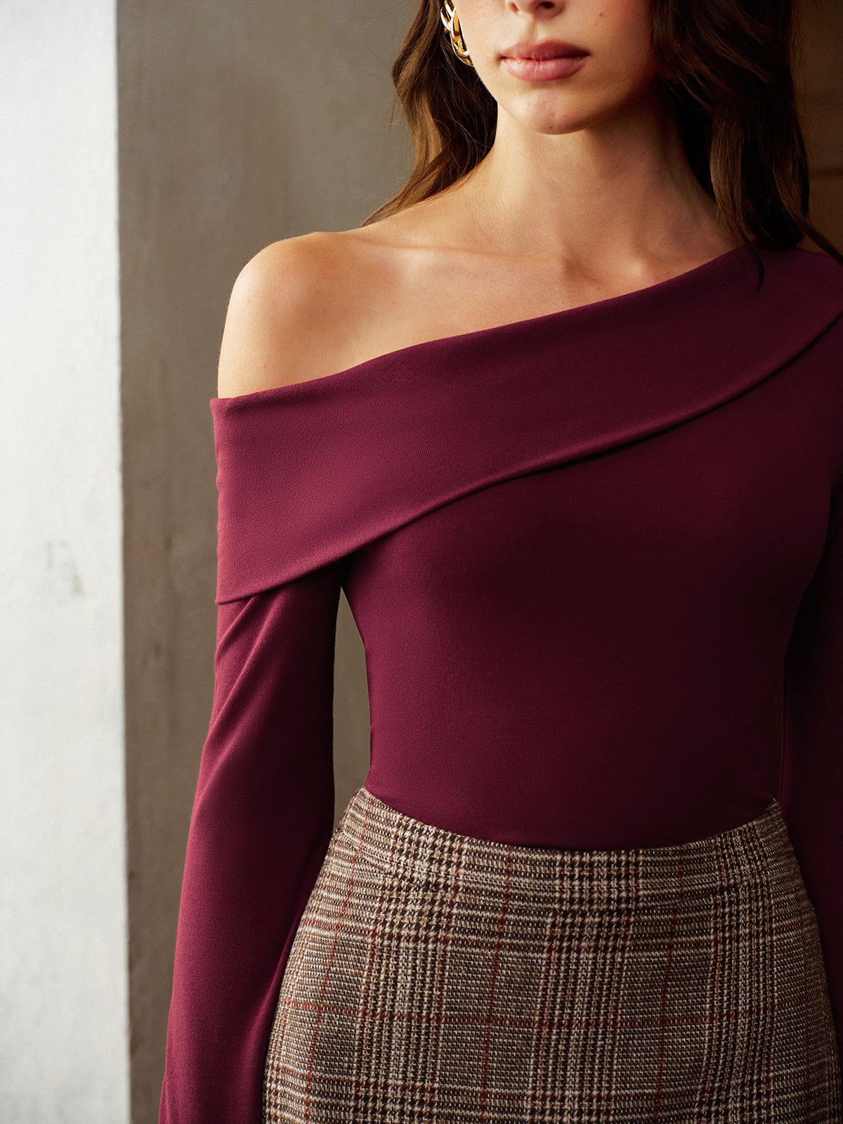 Asimetrik Yaka Dantelli Jersey Üst