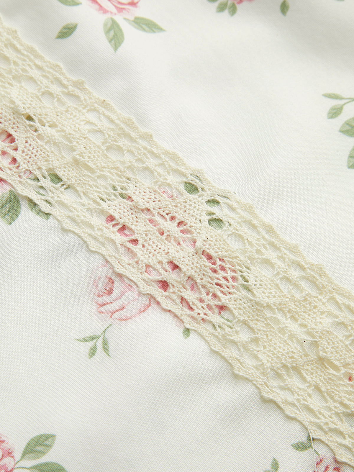 Şık Kalp Yaka Dantel Detaylı Çiçekli Elbise