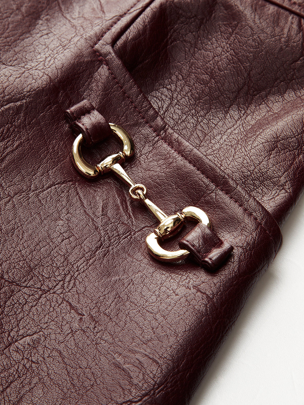 Şık Mini Etek, Şık Suni Deri Cepler ve Trendy Metal Aksanlarla