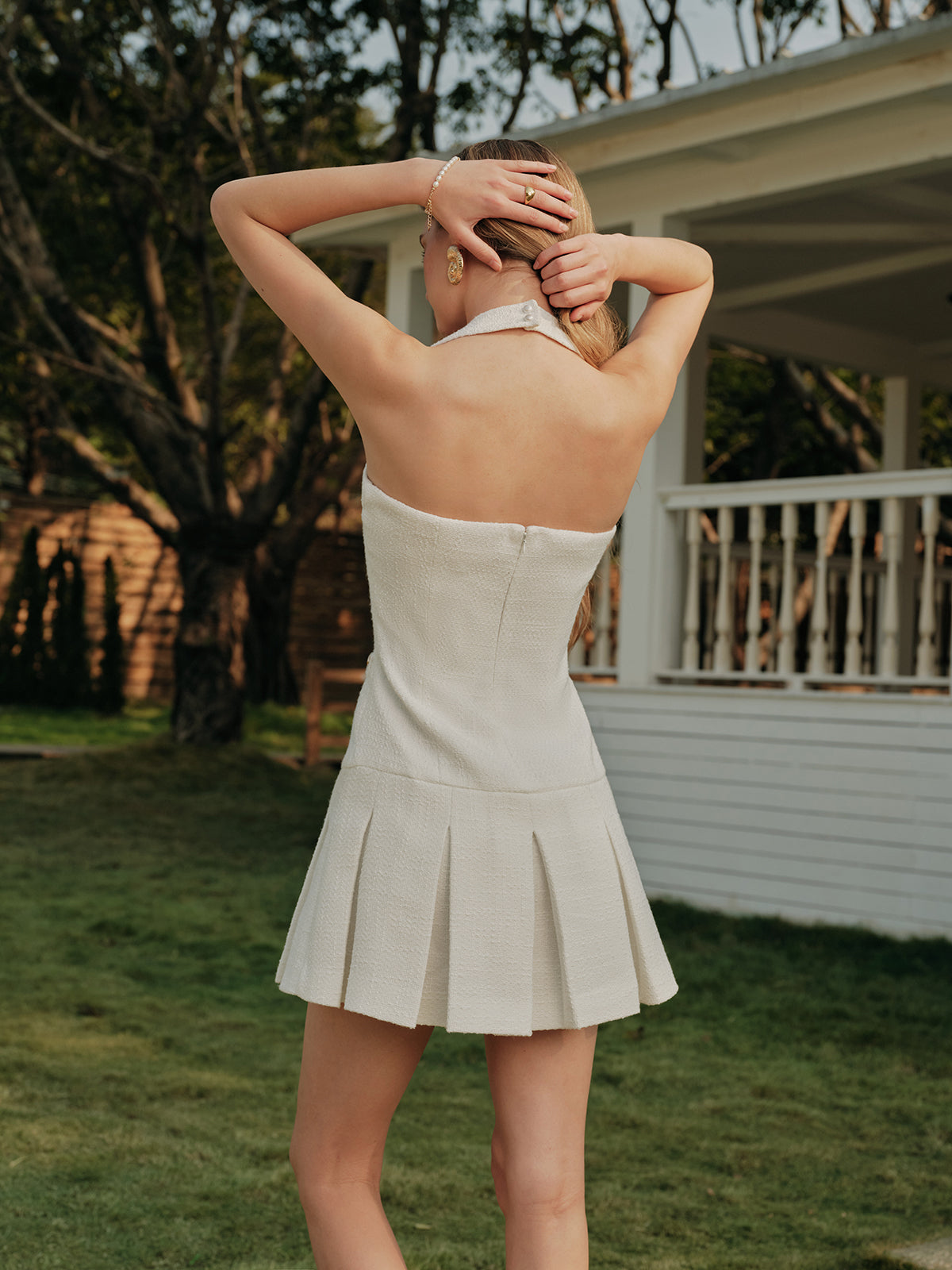 Şık Sırt Açık Faltalı Elbise