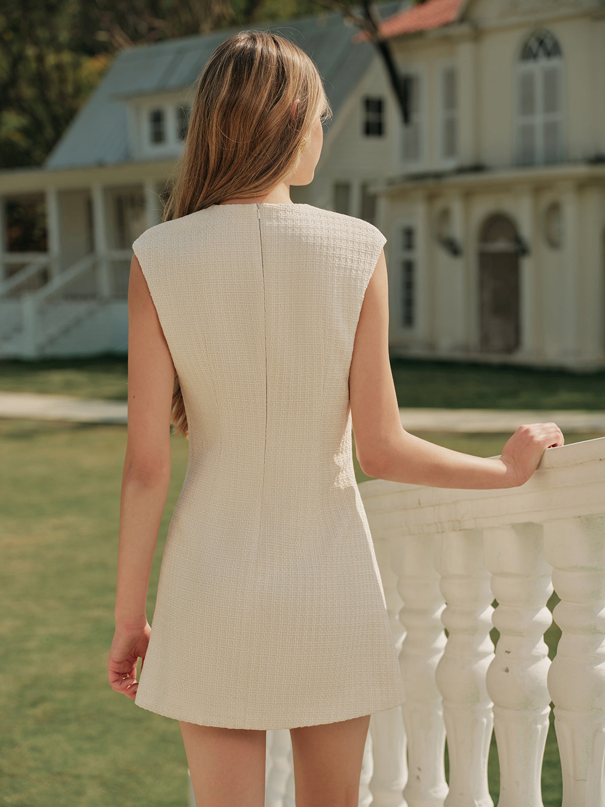 Askısız Dokuma Elbise Şık Metal Düğmelerle