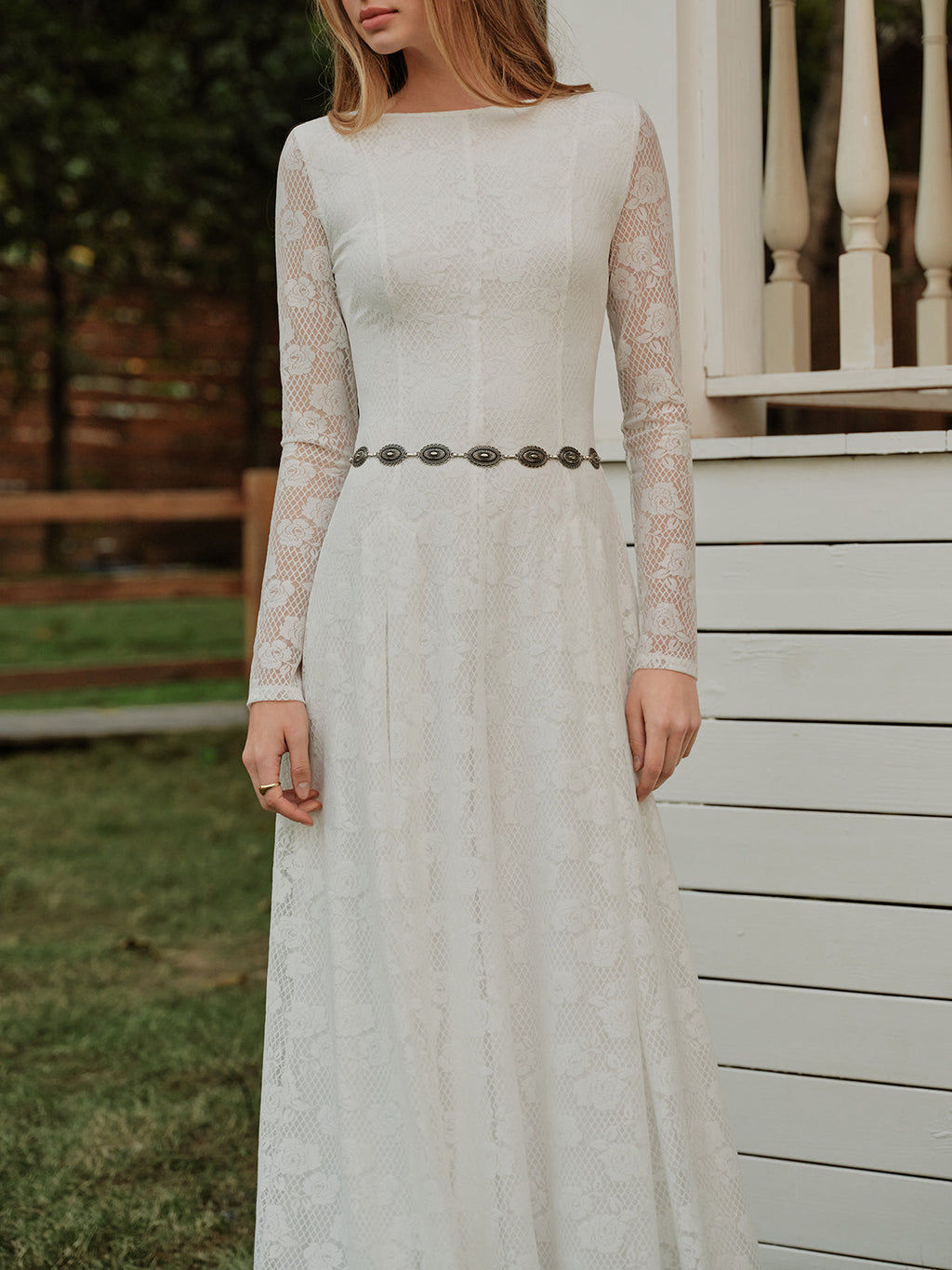 Şık Yuvarlak Yaka Uzun Kol Dantel Elbise - Kemer Gerekmiyor!