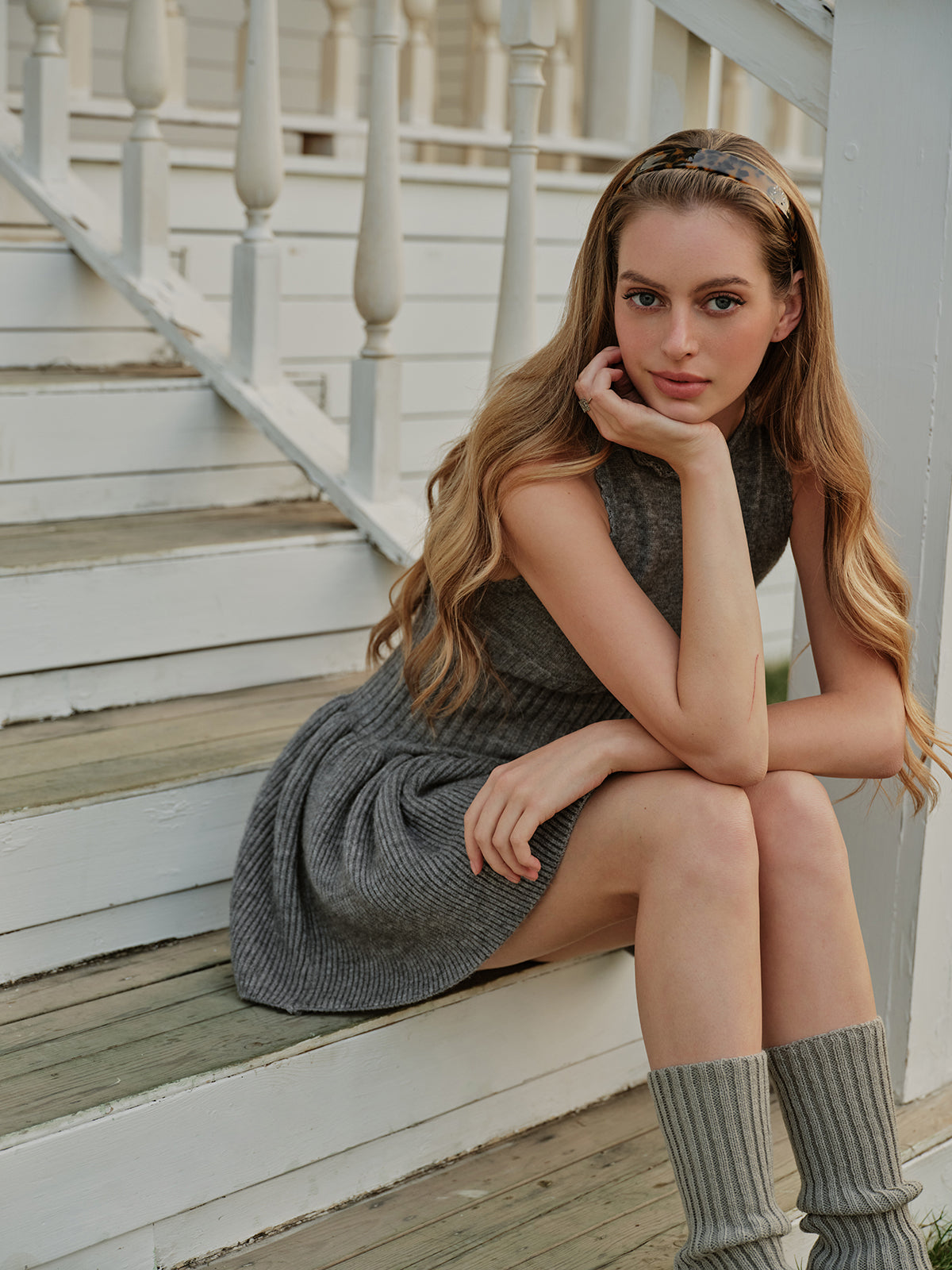 Şık Kolsuz Plise Triko Elbise ile Zahmetsiz Şıklık