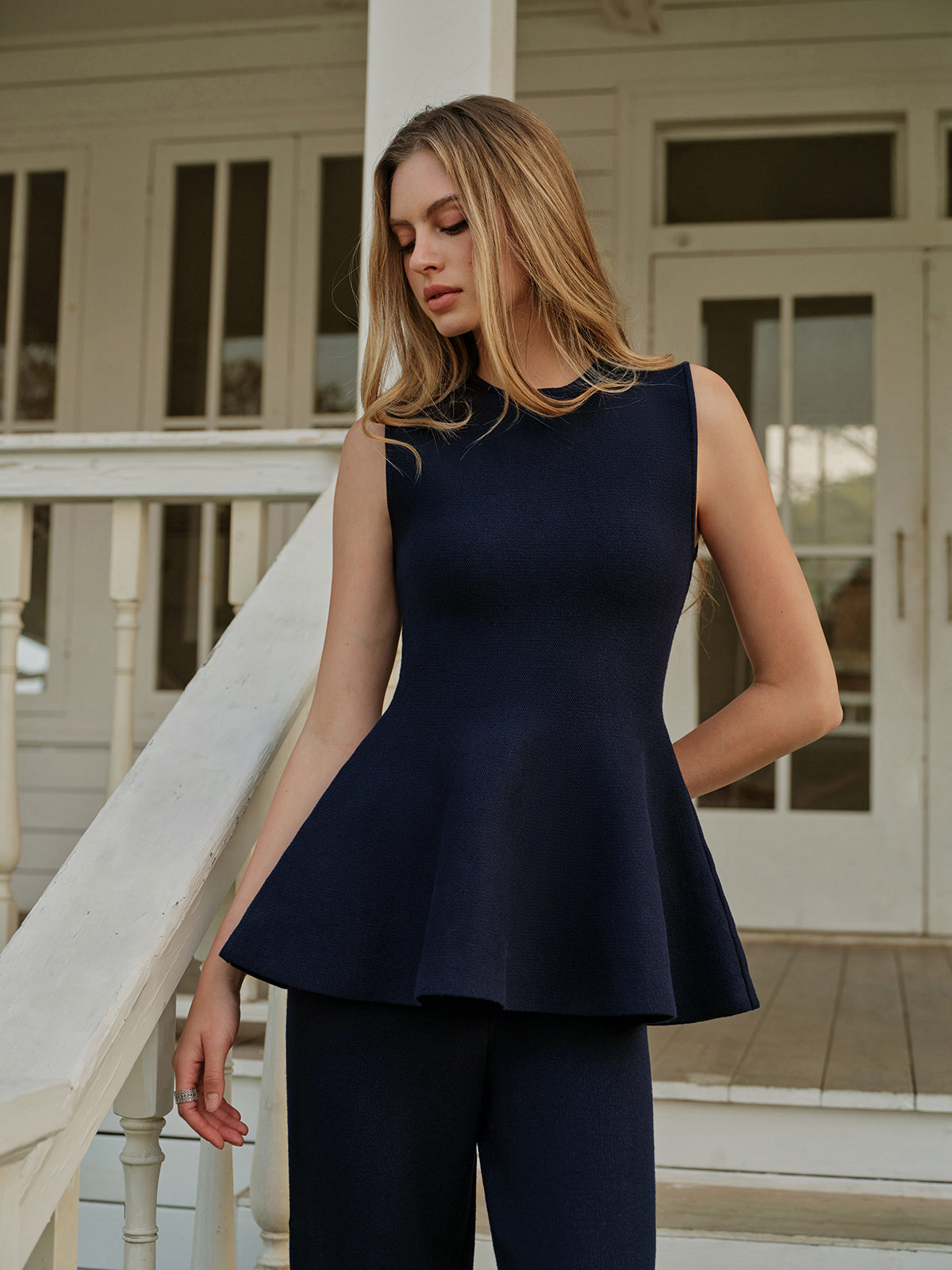 Şık Kloş Etekler Kolsuz Triko