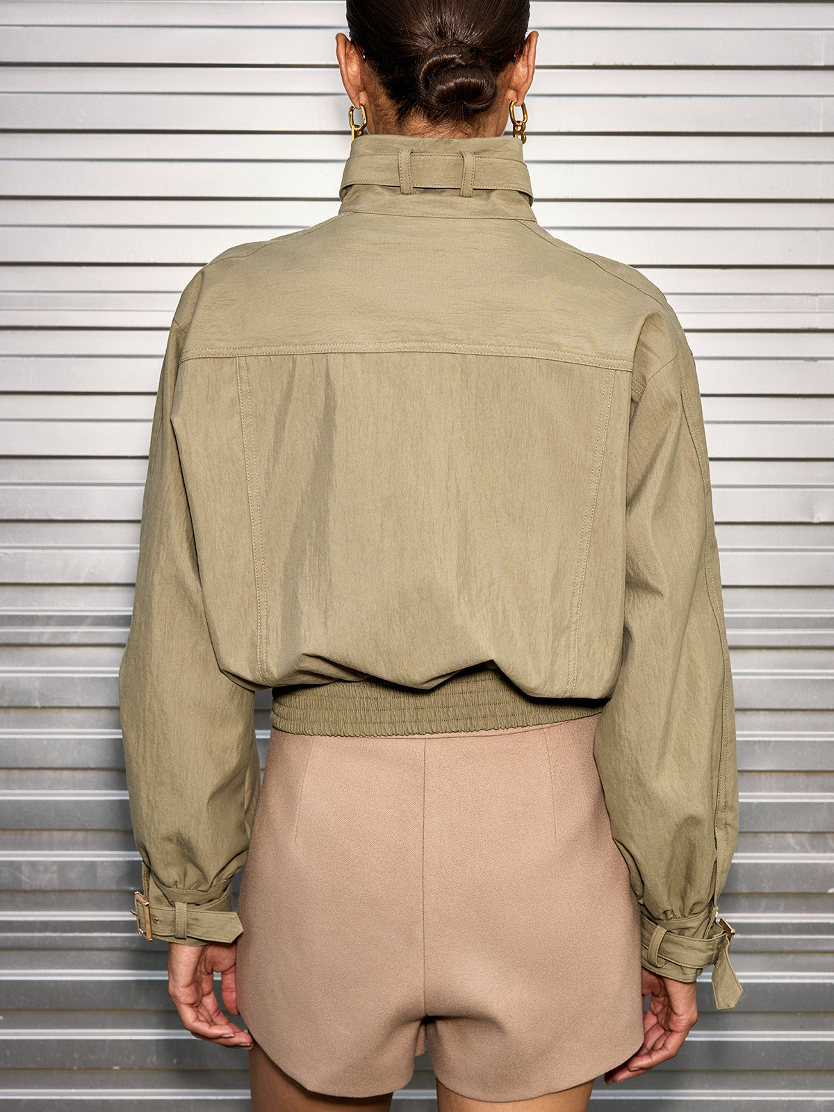 Kemerli Yaka Detaylı Pamuk Karışımlı Kısa Ceket