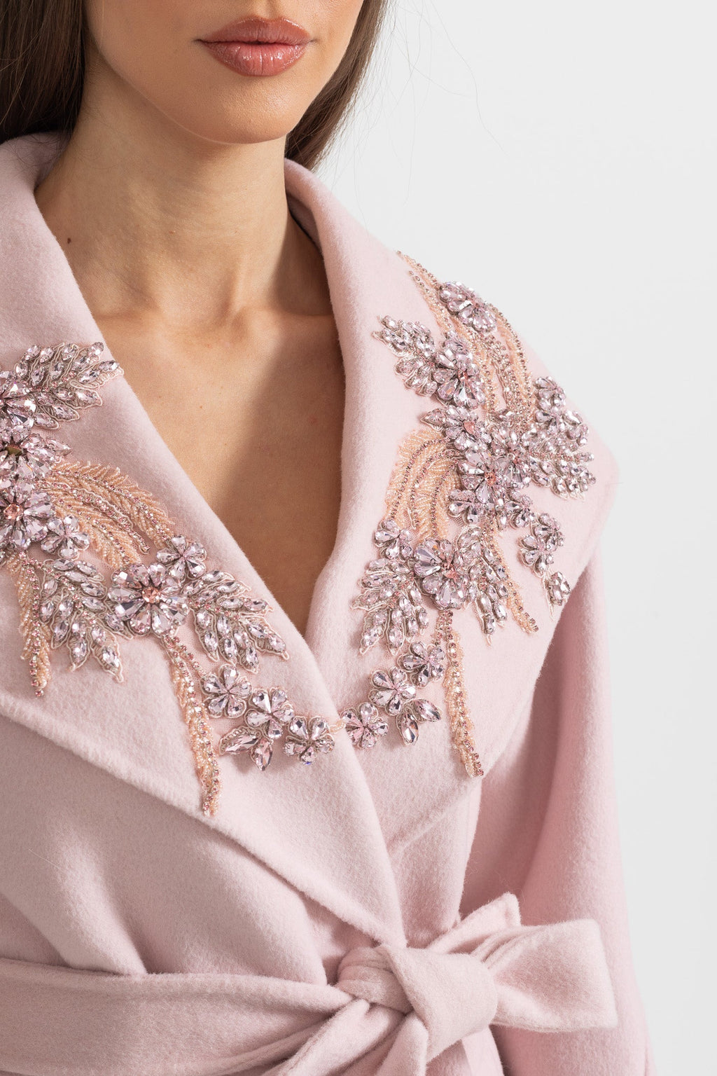 Kürk Manşetli ve 3D Çiçek İşlemeli Kaban