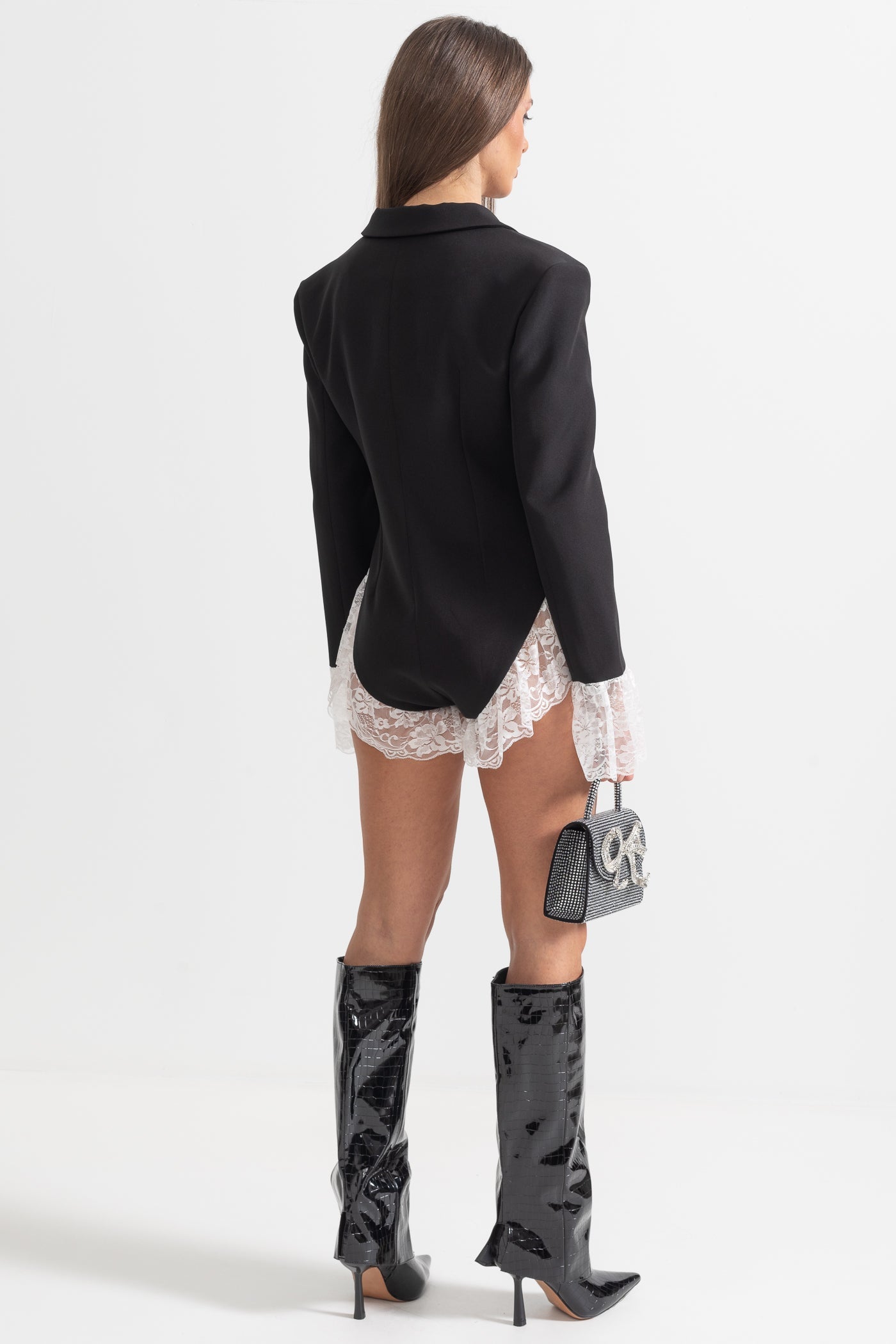 Beyaz Dantel Süslemeli Zarif Blazer Bodysuit