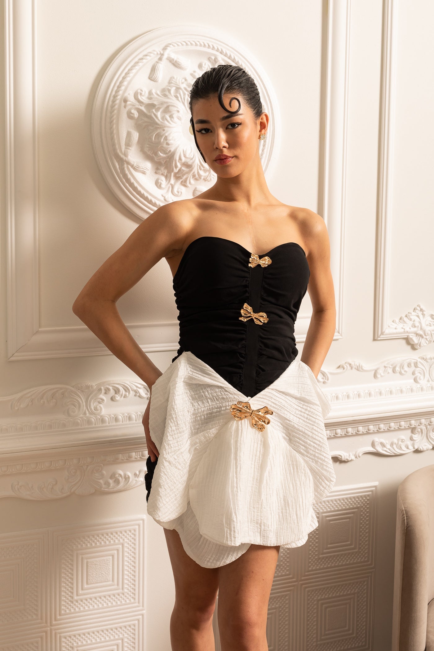 Büyük Boy Kontrast Etekli Fiyonklu Kolsuz Fit Elbise