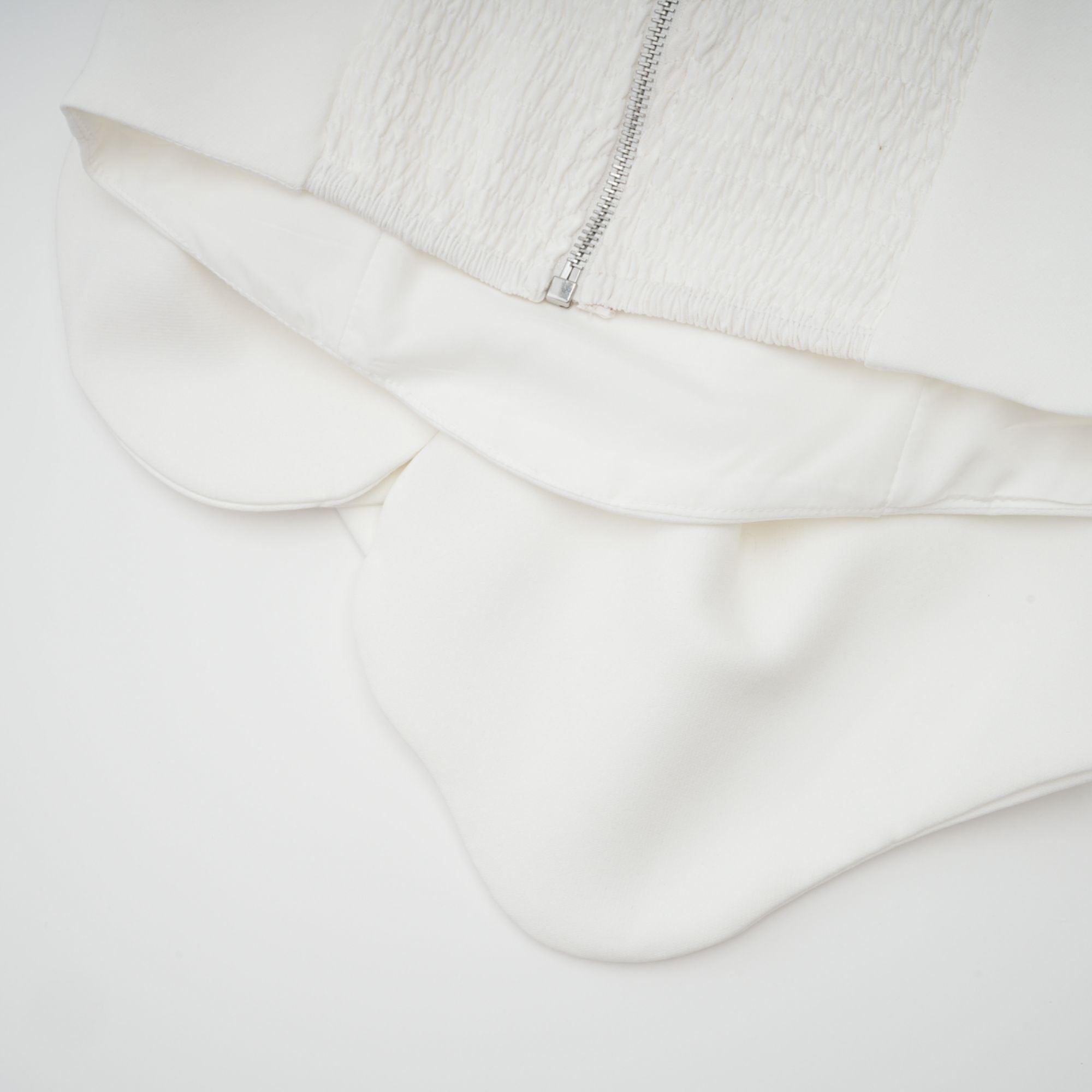 Flora Elegance Beyaz 3D Çiçek Detaylı Straplez Bluz