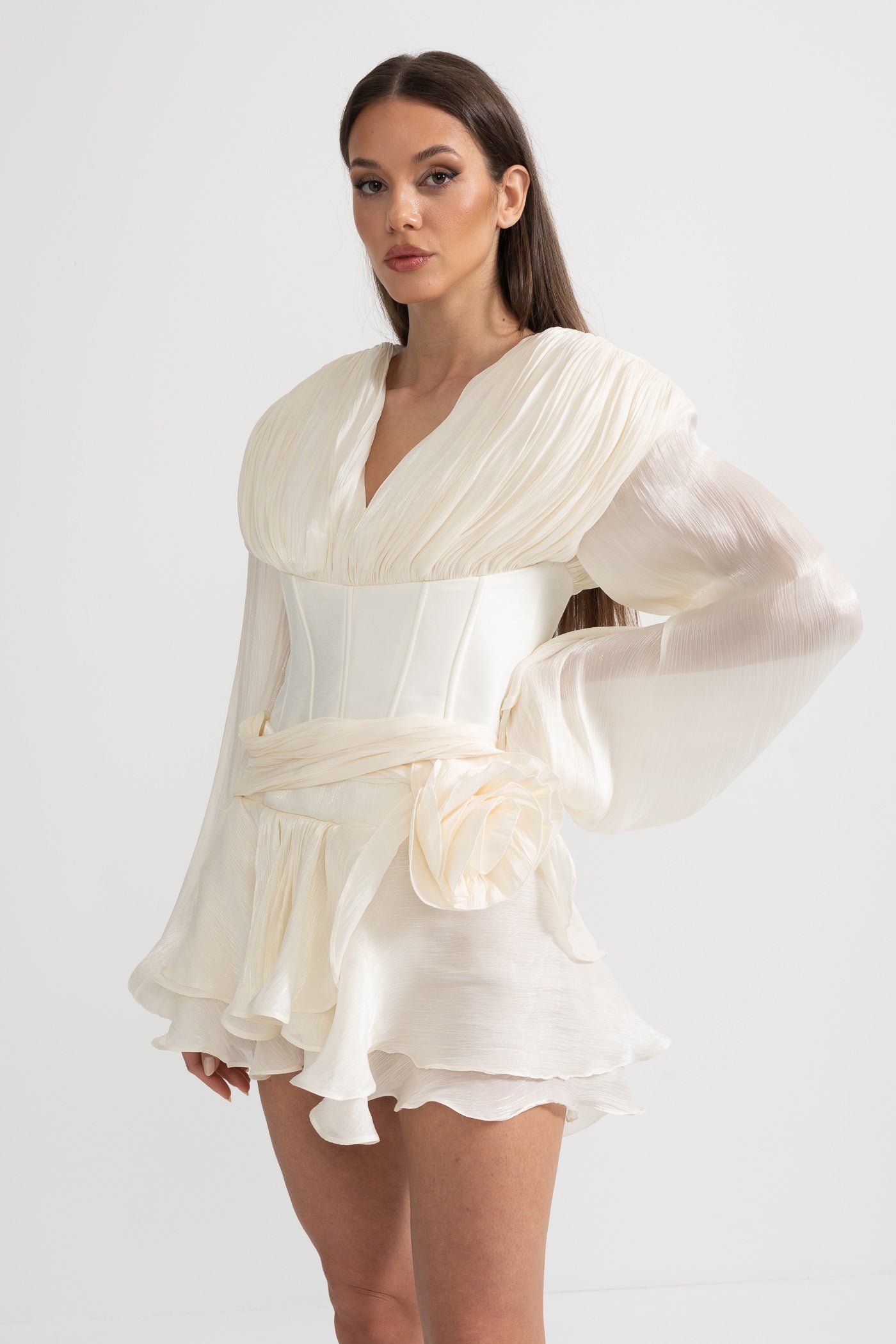 Korse Stili Gövdeli, Fırfır Etekli ve Kabarık Kollu Elbise