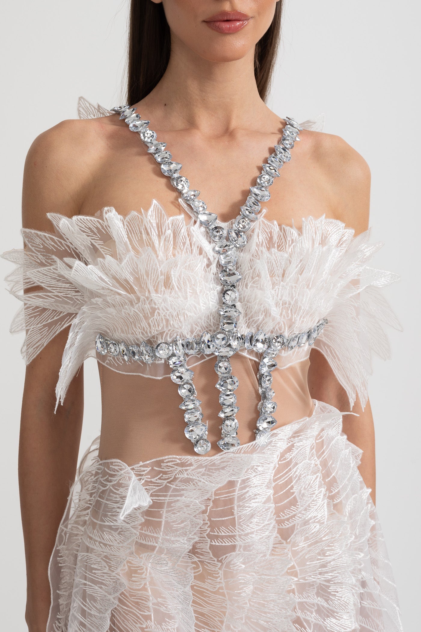 Tül Kanat Dokulu ve Kristal İşlemeli Büyüleyici Mini Elbise