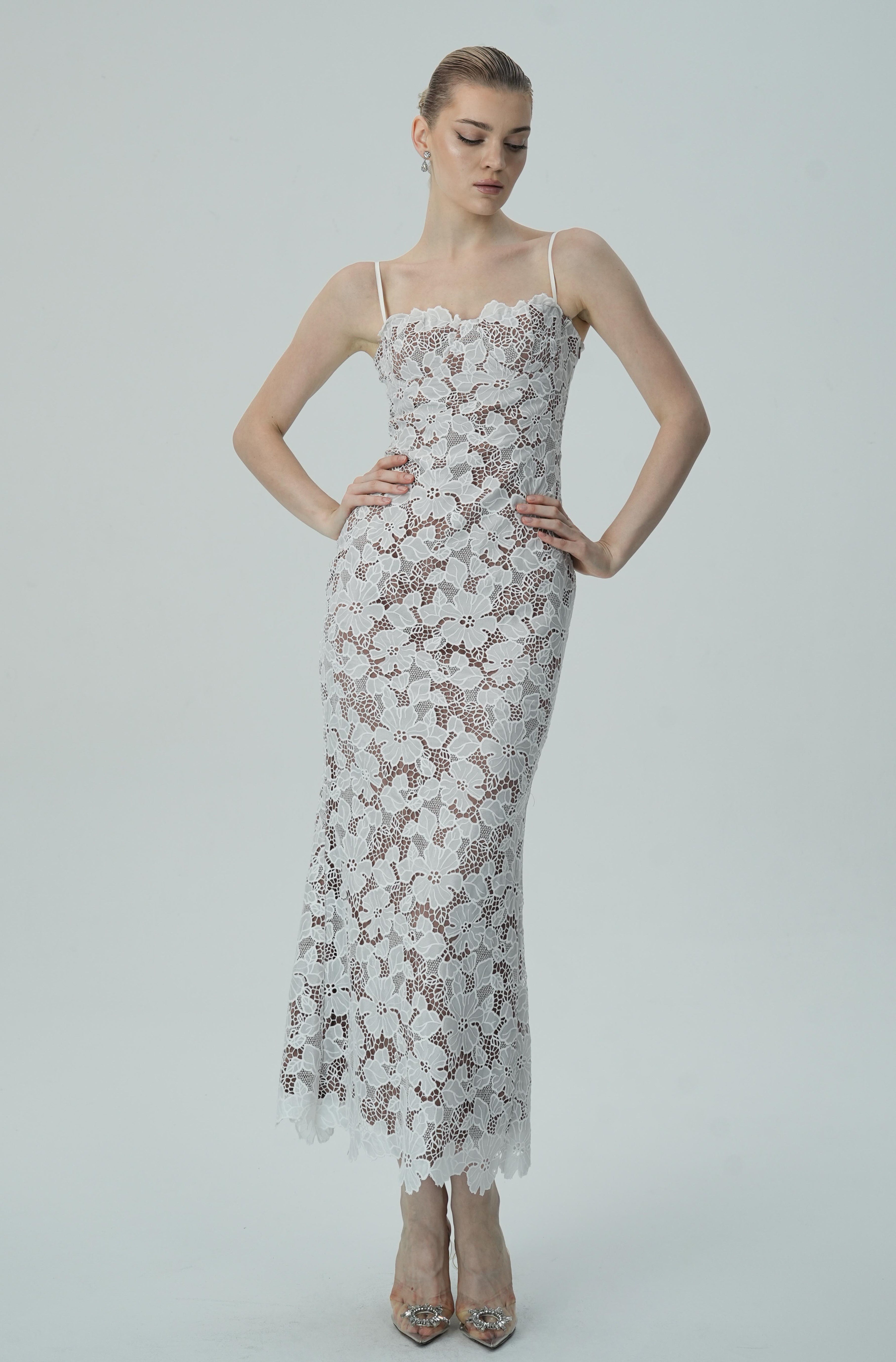 Beyaz Çiçekli Dantel Spagetti Askılı Elbise