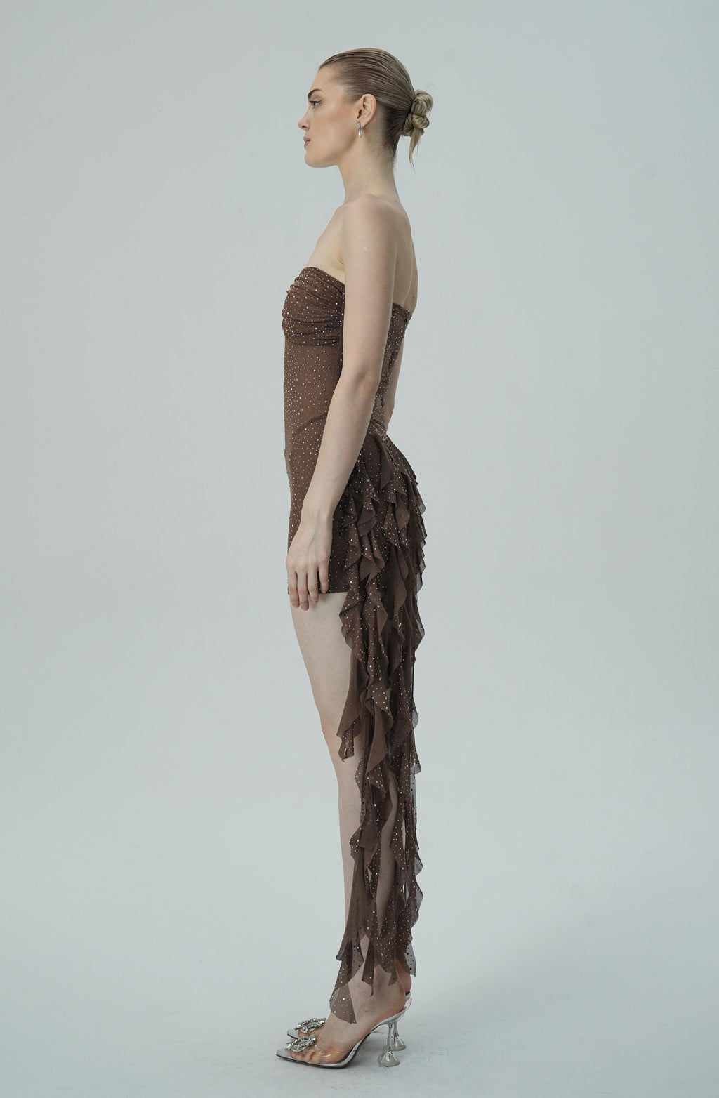 Basamaklı Fırfır Detaylarıyla Parıldayan Mini Elbise