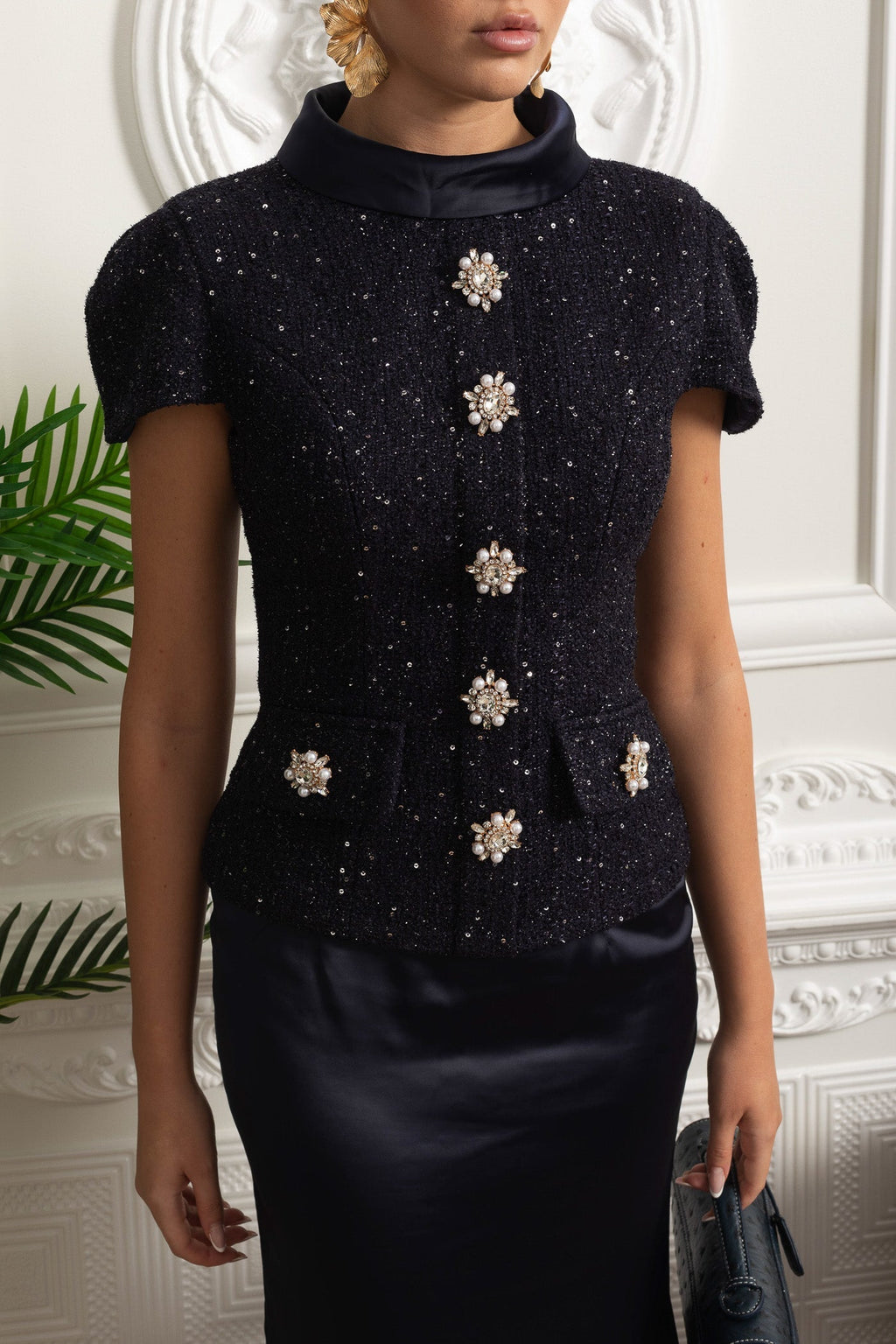 İşlemeli Tweed Bluz ve Saten Maxi Etek