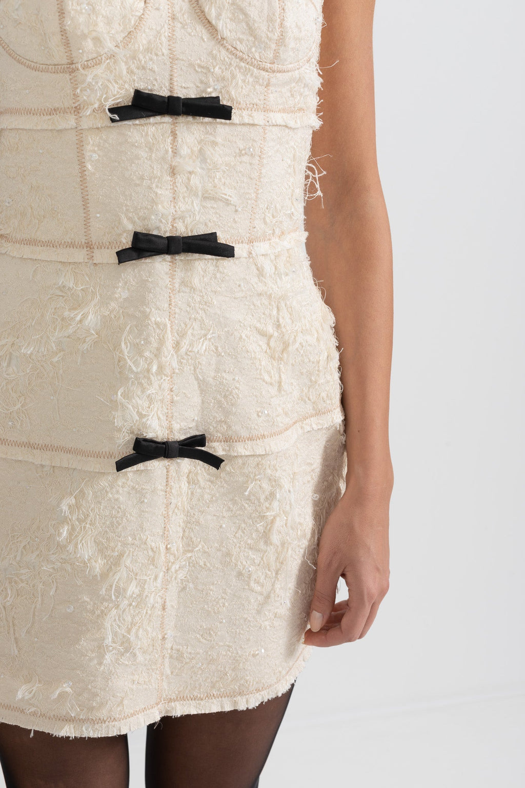 Tüy Benzeri Desenli Kumaşlı Mini Elbise