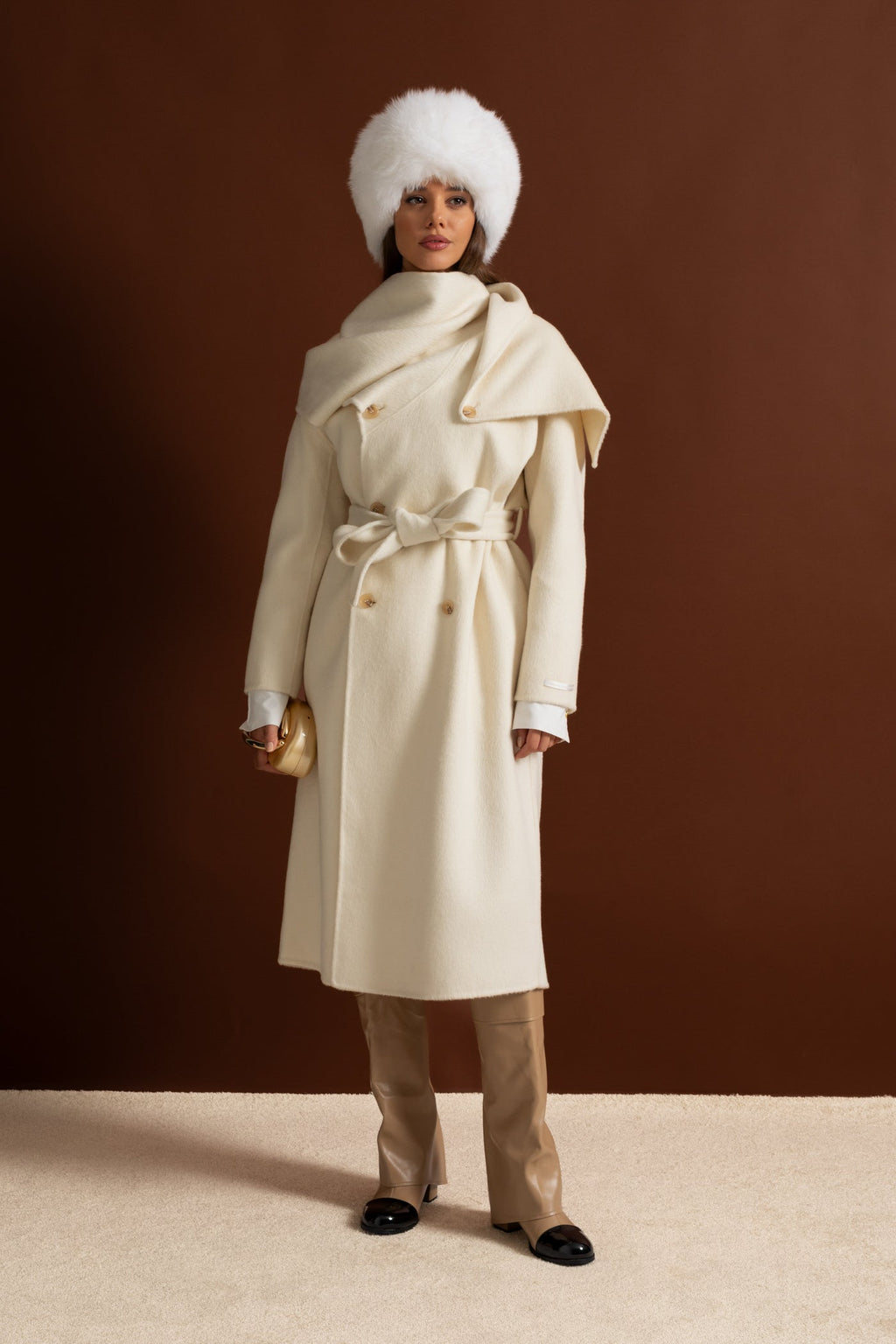 Aşırı Büyük Atkı Yaka Detaylı Maxi Kaban - Bej